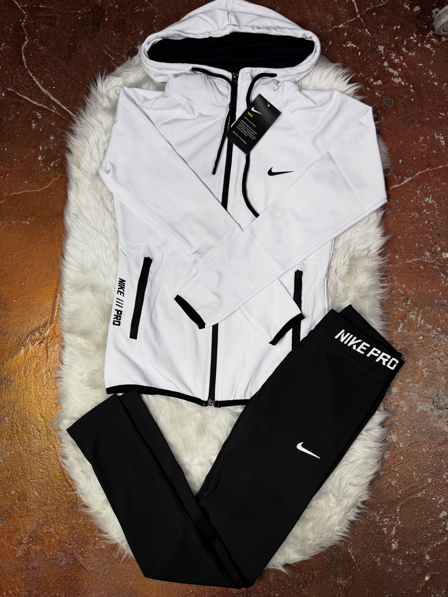 Beyaz Tam Fermuarlı Sweatshirt Tayt Takım