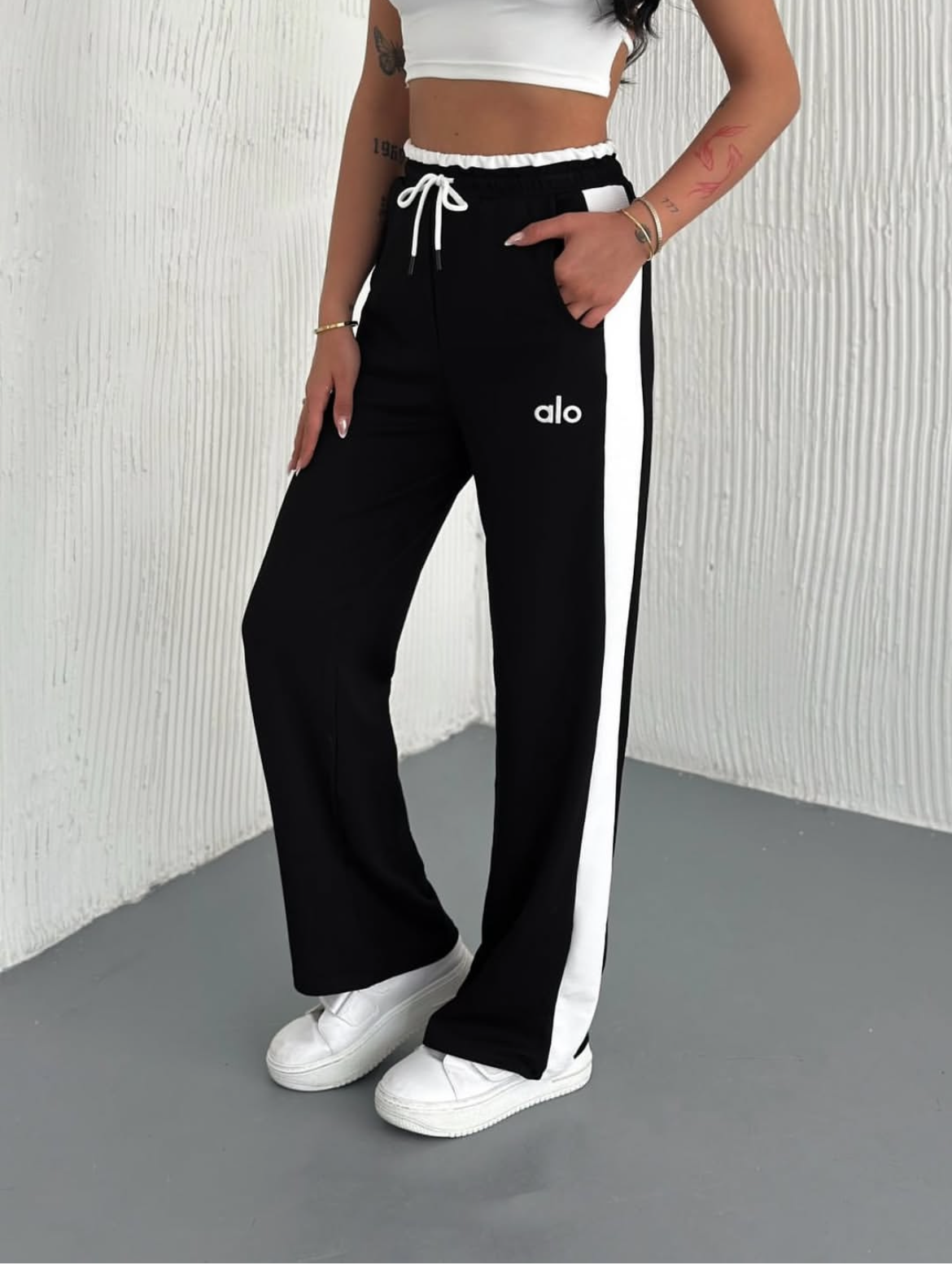 Şerit Detaylı Pantolon