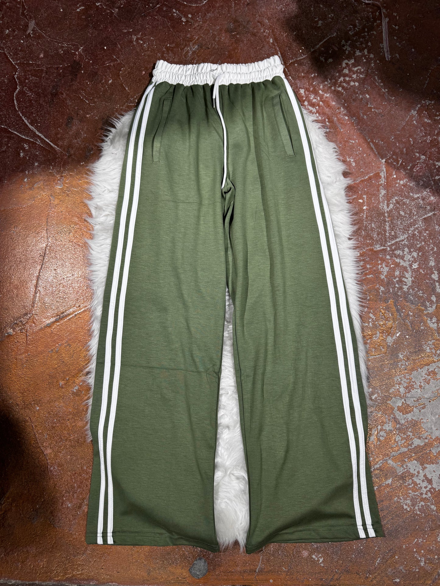 Çift Çizgi Detaylı Pantolon