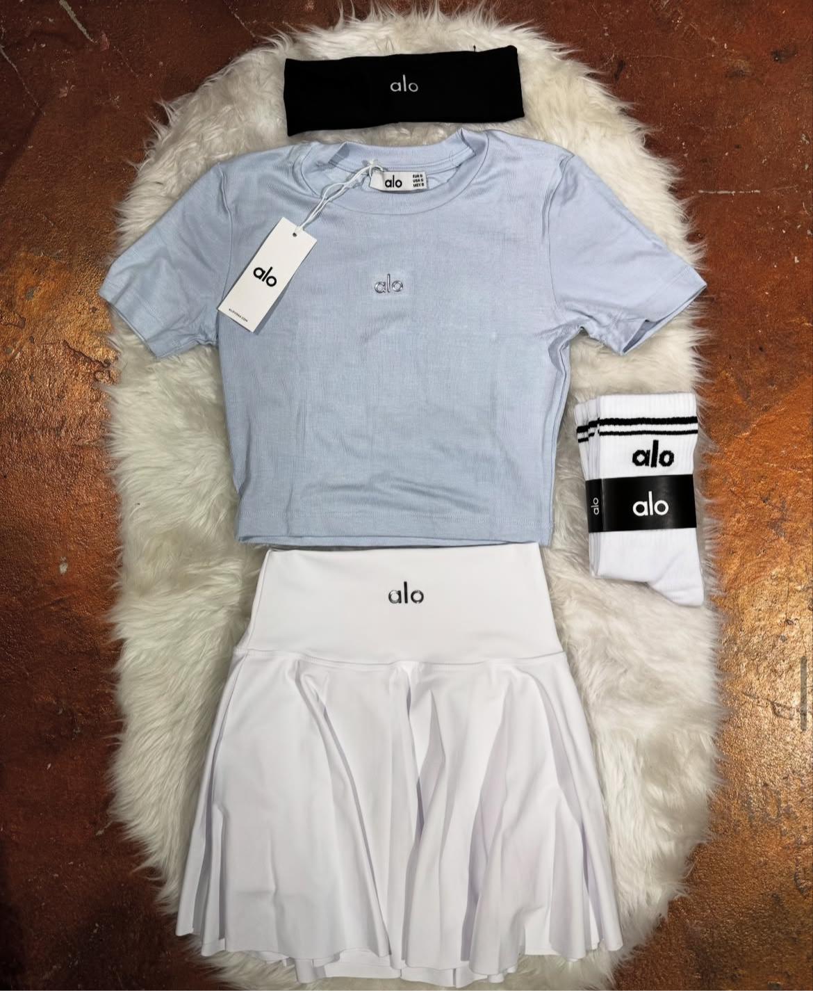 Crop T-Shirt Şortlu Etek Çorap Bandana Takım