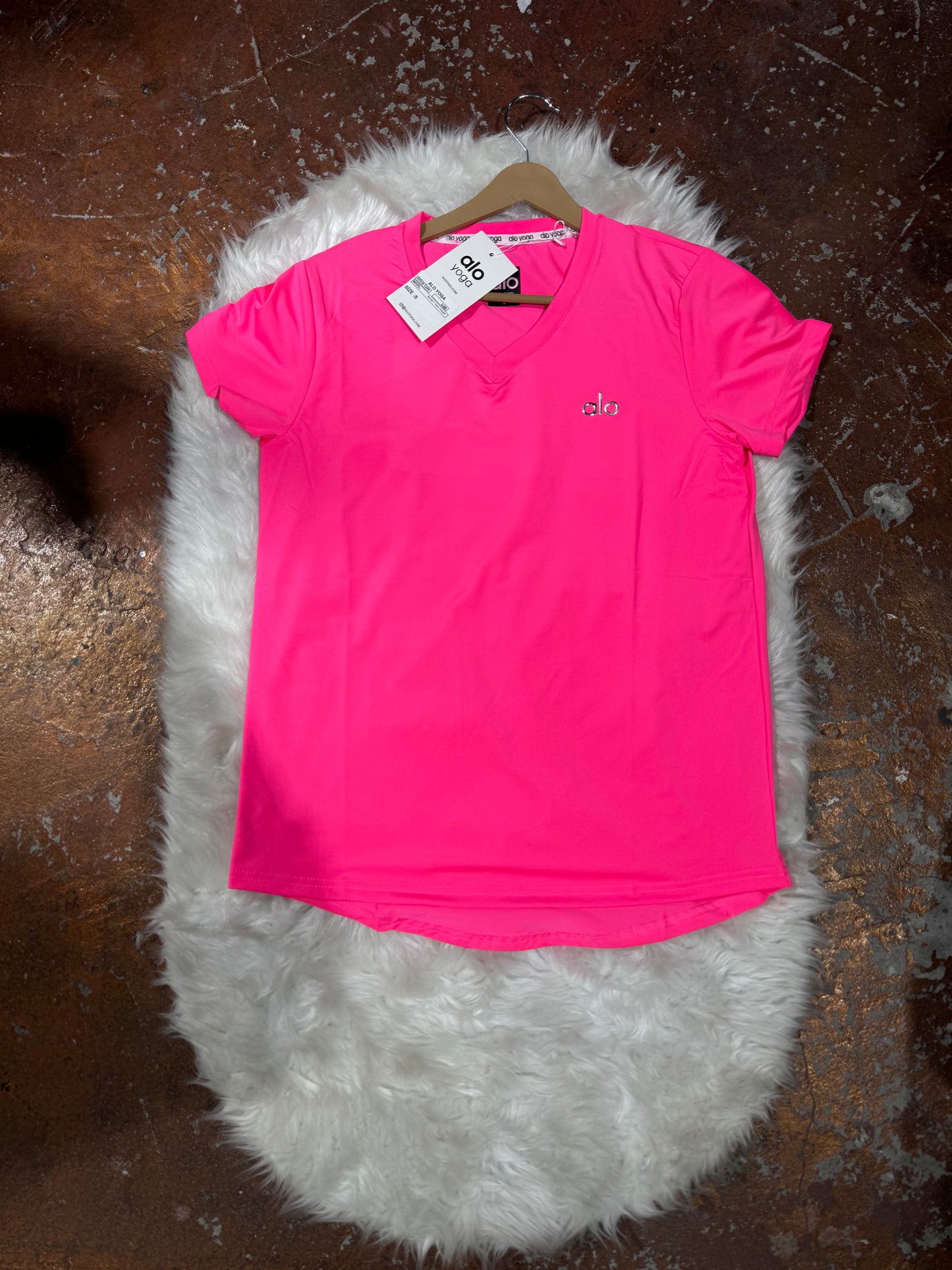 Premium V Yaka T-Shirt