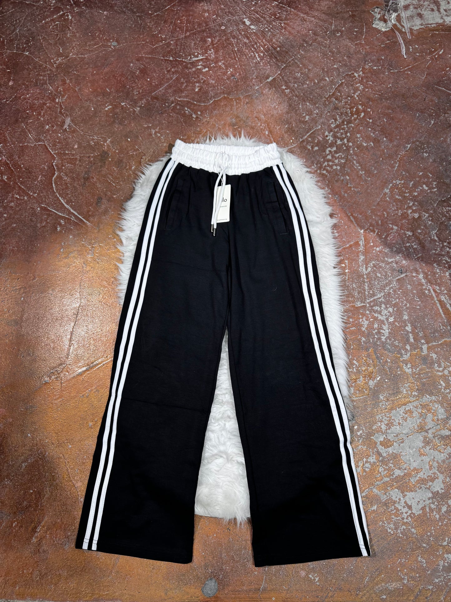 Çift Çizgi Detaylı Pantolon