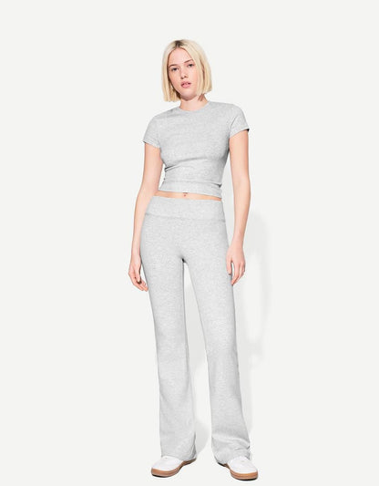 Crop T-Shirt İspanyol Paça Pantolon Takım