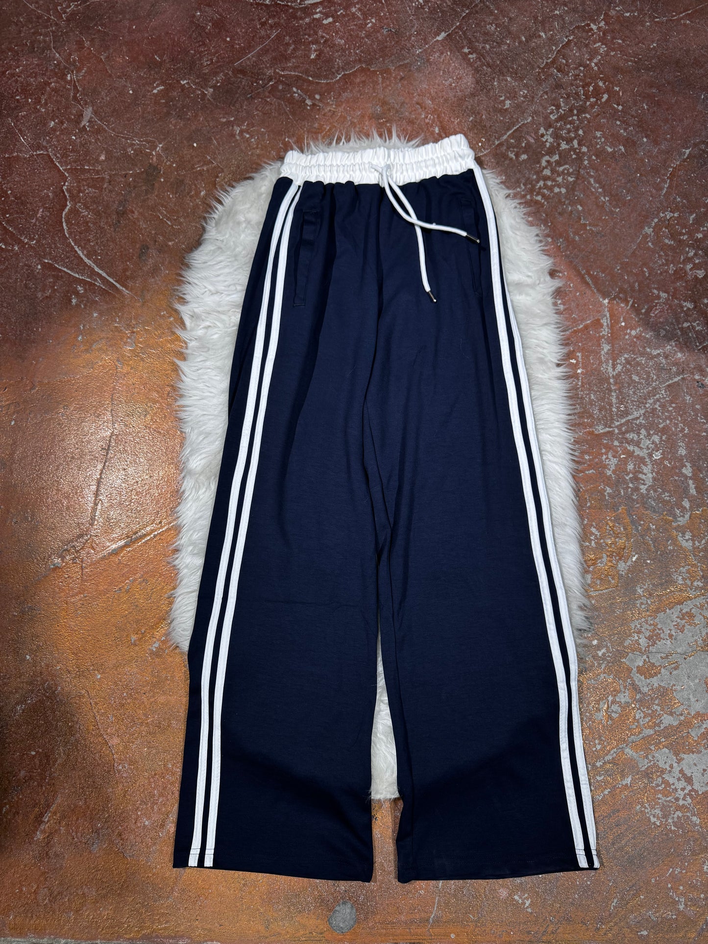 Çift Çizgi Detaylı Pantolon